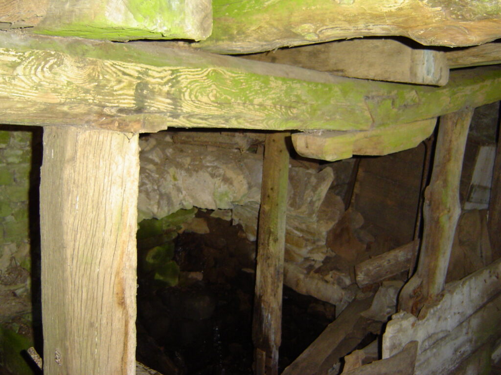 Détail des assemblages de la structure en bois.